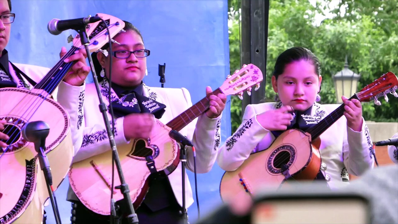 la feria de las flores con el mariachi mas joven