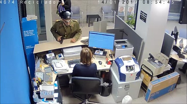 Detenido el autor del atraco a un banco vestido de guardia civil