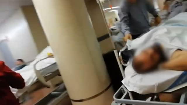 Las urgencias de Santiago y Barcelona colapsadas por la gripe