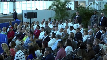 Pence visita buque hospital que atenderá a venezolanos en Latinoamérica