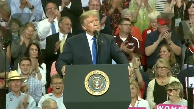 Trump humilla en público a la presunta víctima de abusos de su candidato al Supremo