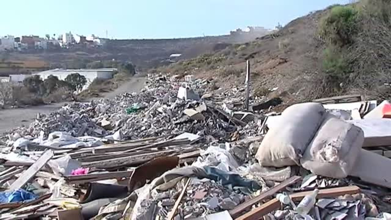 La basura se acumula en distintos puntos de Telde