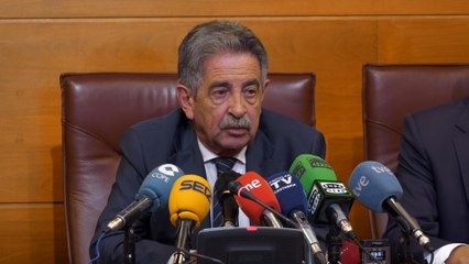 Revilla y Zuloaga firman el pacto "lógico" entre PRC-PSOE