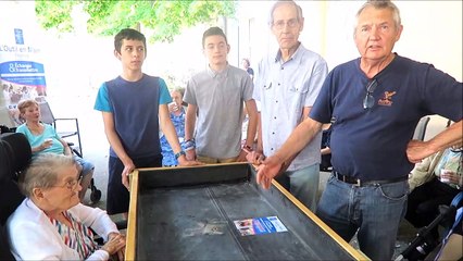 Bollène : Jean-Marc Barreau, président de l’Outil en main, présente un prototype de table de jardinage pour les Ehpad