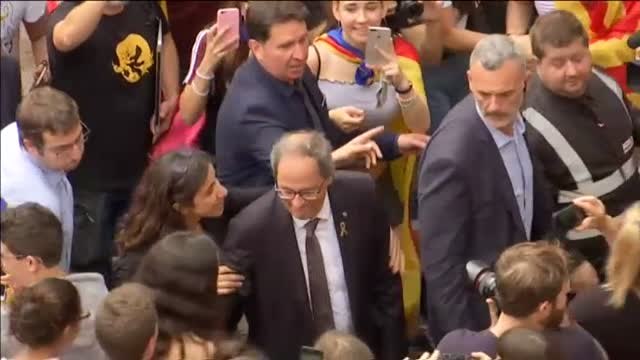 Torra, con los estudiantes que se manifiestan para pedir la República catalana
