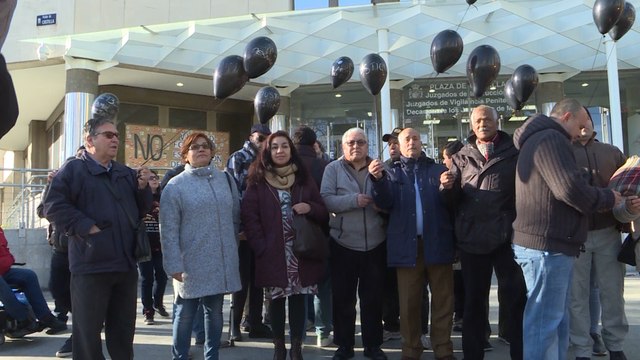 Afectados por venta de viviendas del IVIMA protestan en Madrid