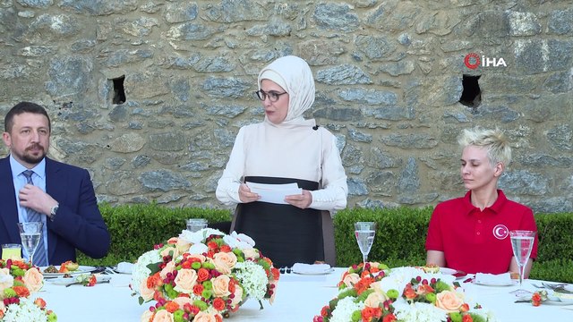 Emine Erdoğan, A Milli Kadın Basketbol Takımı ile buluştu