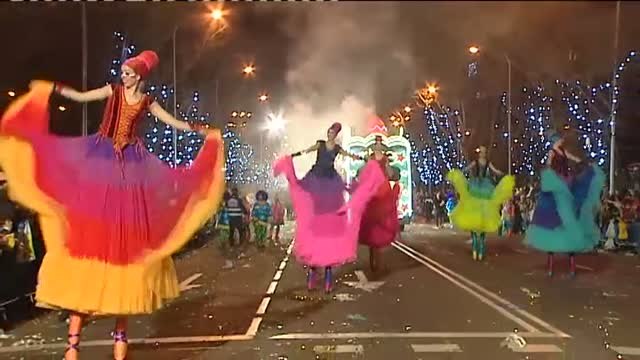 La noche de Reyes alimenta un año más la ilusión de los más pequeños