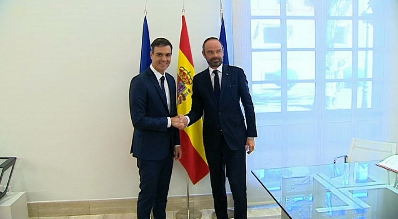 Sánchez recibe al primer ministro de Francia