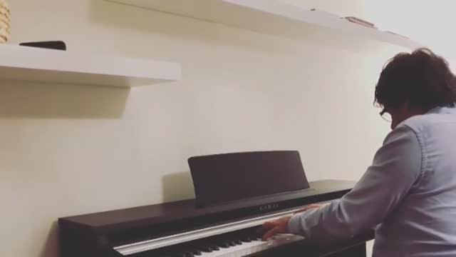 Duelo musical entre Puigdemont y Teodoro García Egea en Año Nuevo