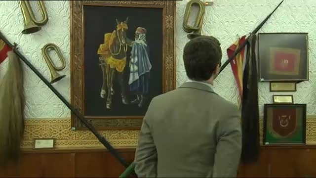 Casado visita el cuartel de los Regulares en Melilla