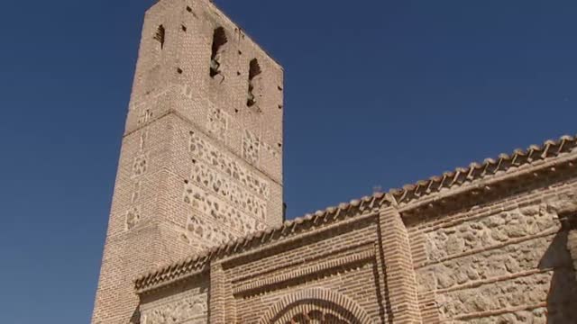 Una ermita medieval entre grafitis y restos de basura