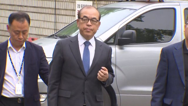 정보경찰 불법 행위 연루 치안감 4명 직위해제 / YTN
