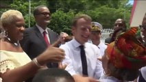 Macron visita las islas francesas del Caribe y atiende las demandas de sus ciudadanos