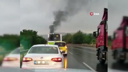 Seyir halindeki tır alev alev böyle yandı