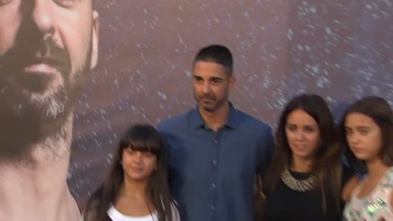 El Barcelona homenajea a Navarro después de anunciar su retirada