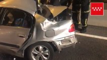 Aparatoso accidente entre un camión y tres vehículos en Alcalá de Henares