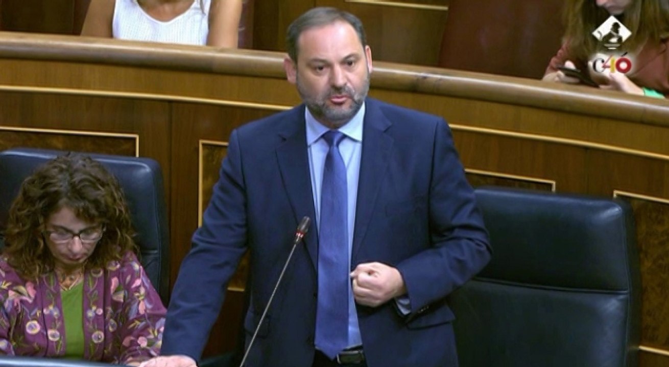 Ábalos llama a "acotar la vivienda vacía"