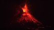 Espectacular erupción nocturna del volcán indonesio Anak Krakatoa