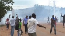 La policía dispara gas lacrimógeno contra manifestantes en Mali