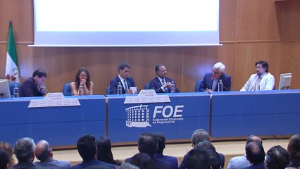 Albert Rivera participa en desayuno informativo