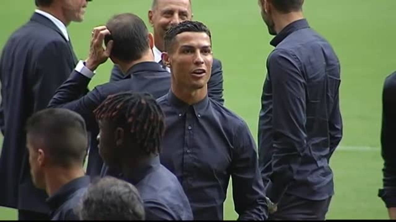 Cristiano se convierte en el centro de las miradas de la llegada de la Juventus a Valencia