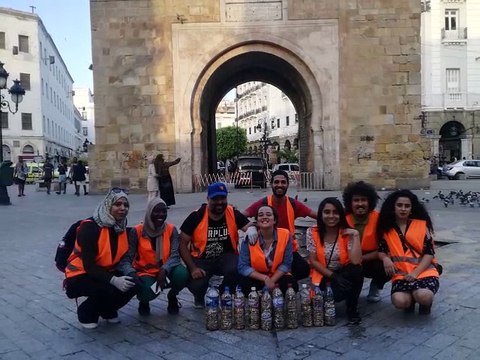 اليوم في ساحة باب بحر لمّينا 11000 بونطة في ظرف ساعة 11000 mégots de cigarettes collecté en une heure