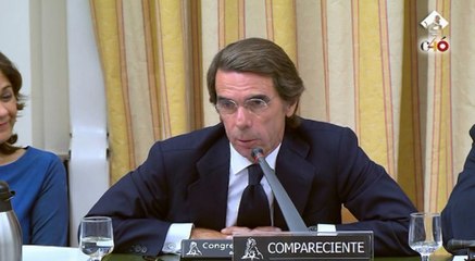 Aznar dice que se siente "muy querido" por su partido