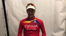 Mario Mola celebra su triunfo como tri-campeón del mundo en Triatlón
