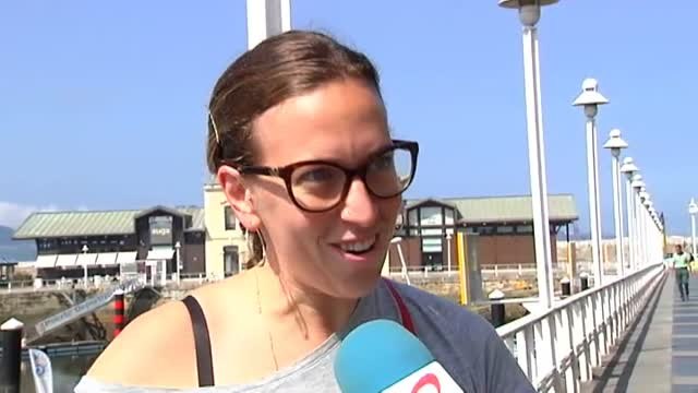 Basura a mares en el puerto de Gijón