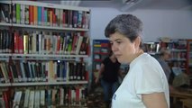 En la destrozada biblioteca de Cebolla (Toledo) no dejan de recibir libros donados