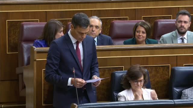 Sánchez anuncia una nueva ley para poner fin a la venta de vivienda pública a los fondos buitre