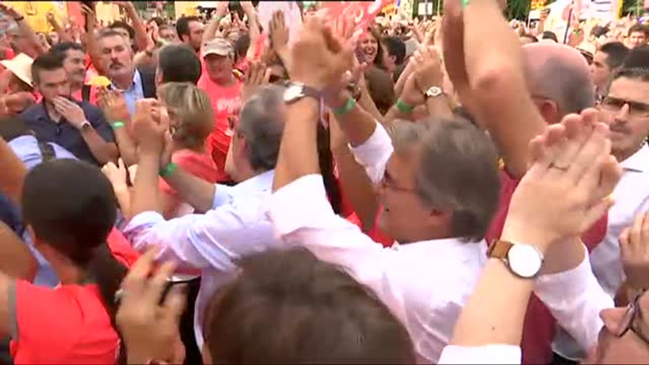 Torra y Mas participan en una protesta independentista contra el rey y el 155