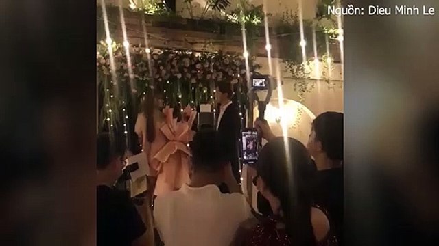 Thu Thủy được bạn trai kém tuổi cầu hôn