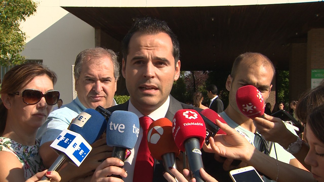 Aguado pide a los rectores de las universidades que sean "valientes"