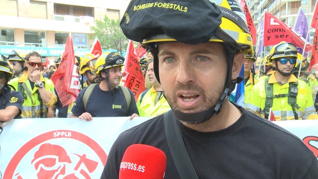 Los bomberos forestales aplazan la huelga indefinida al 14 de septiembre
