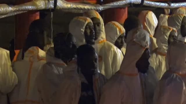 Llegan a Almería 86 inmigrantes rescatados de dos pateras