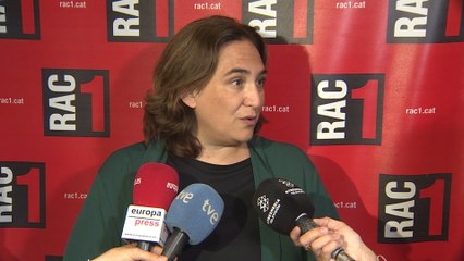 Colau hace autocrítica y reconoce que se "sobrecargó" a Domènech