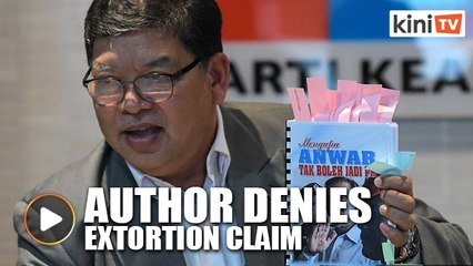 Download Video: Johari exposes manuscript of planned anti-Anwar book, author denies extortion claim