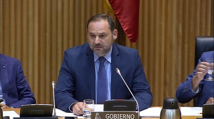 Ábalos abrirá en septiembre ronda de reuniones con taxi y VTC