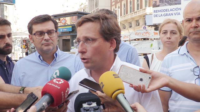 Almeida insta a Carmena a pedir disculpas por no mantener limpia la ciudad