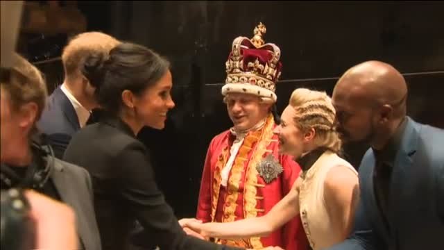 El príncipe Harry se anima a cantar junto a los actores del musical Hamilton