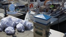 Policía se incauta 670 kilos de hachís ocultos en un velero