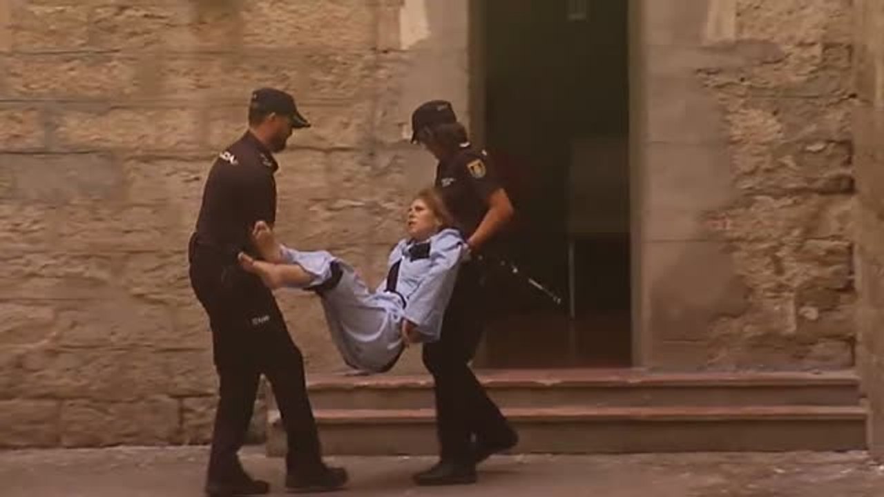 El hermanastro de 'La viuda negra': "Es fría, manipuladora y está obsesionada con el dinero"