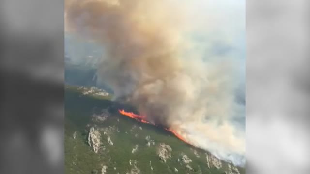 El incendio de O Invernadoiro (Orense) continúa activo y ya ha arrasado 70 hectáreas