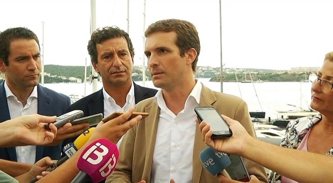 Casado acusa al Gobierno de cargarse el reparto de poderes