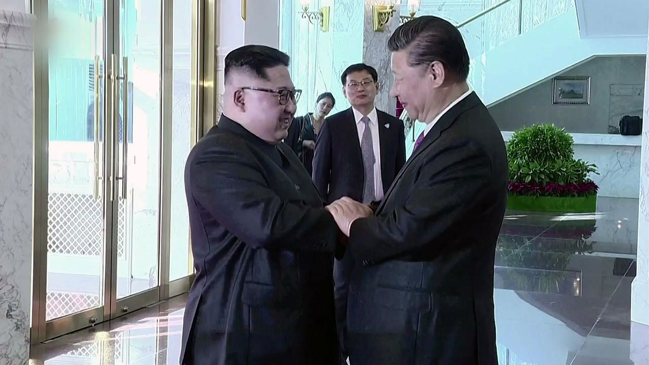 시진핑 방북..."김 위원장 부부 공항서 영접" / YTN