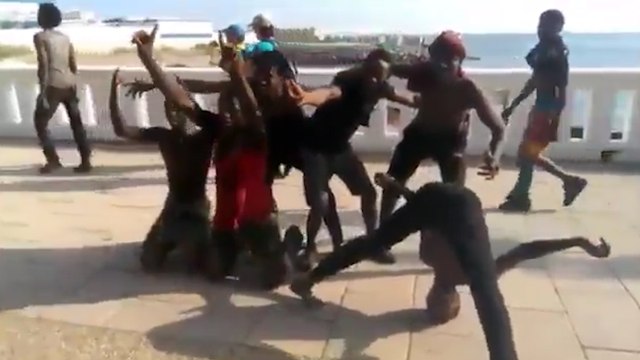 Siete policías heridos tras el salto a la valla de Ceuta