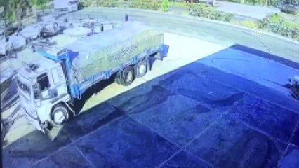 Marmaris'te Rus turistleri taşıyan minibüs tırla çarpıştı: 18 yaralı