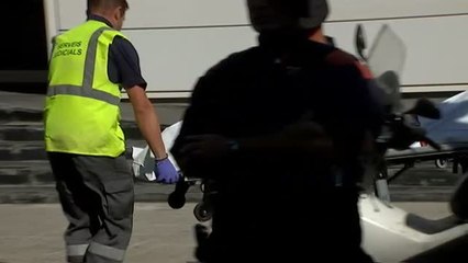 La agente que abatió a un hombre en una comisaría de Cornellá relata al juez que creyó que la iba a matar